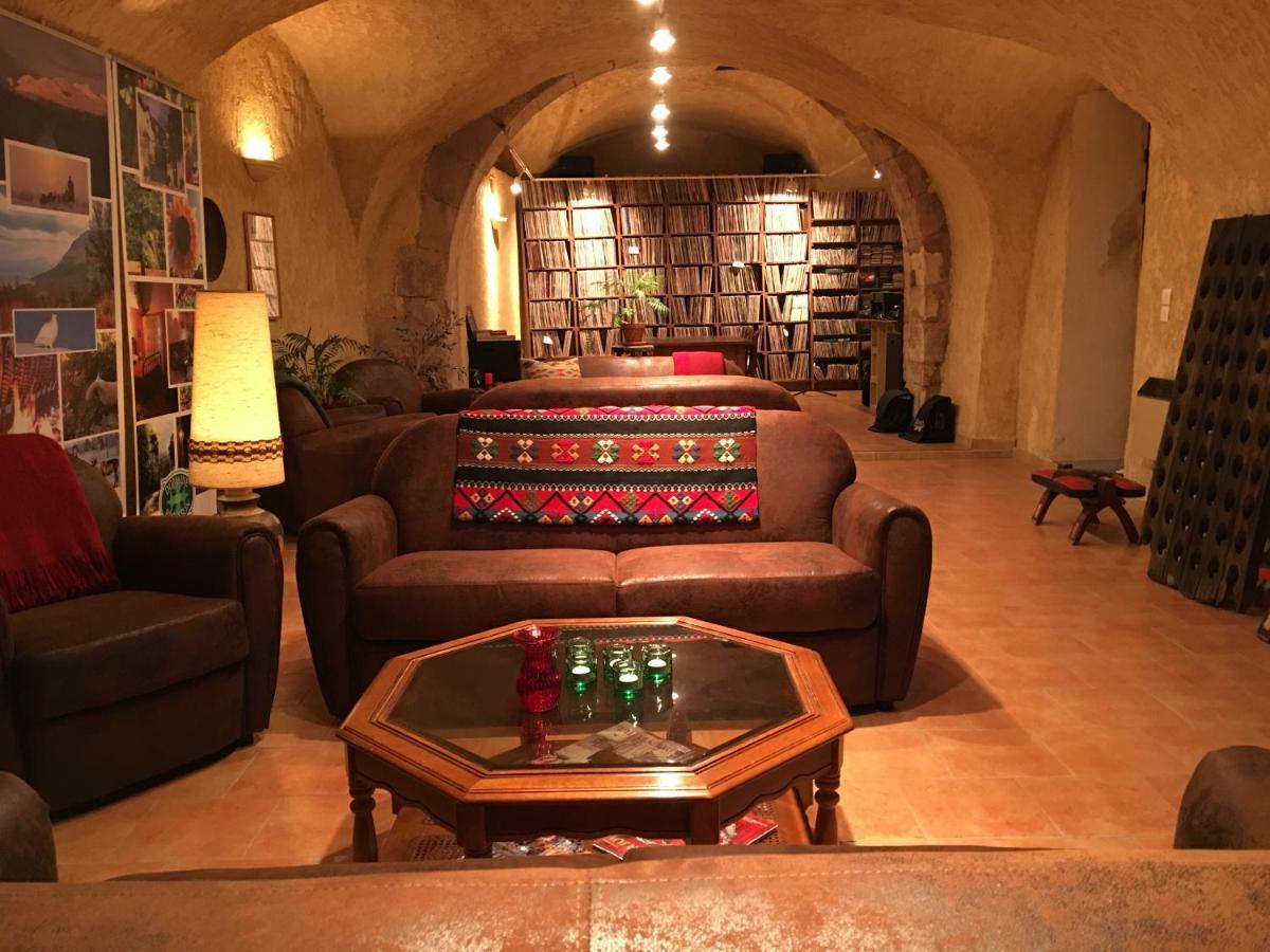 Domaine De Brousson Bed & Breakfast La Tour-sur-Orb Екстериор снимка