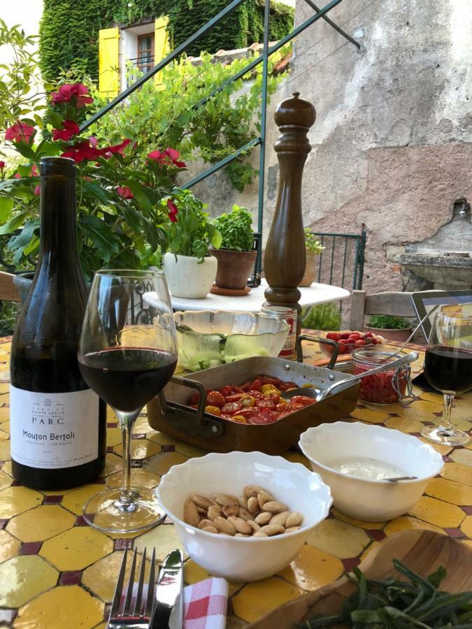 Domaine De Brousson Bed & Breakfast La Tour-sur-Orb Екстериор снимка